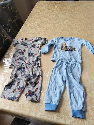 topdan paltar satisi: Geyimlər səliqəli vəziyyətdədir. 1.5 3 yaş arası razmerlerdədir — 5