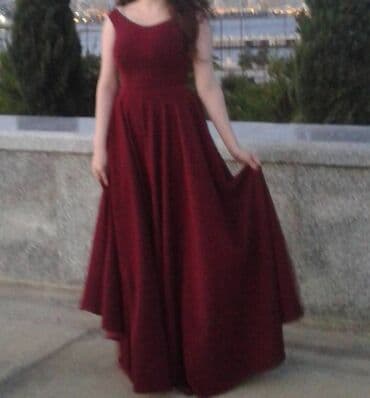 Xüsusi olaraq dərsi terefinnen tikilib bircə dəfə geyinilib 6 metrdən