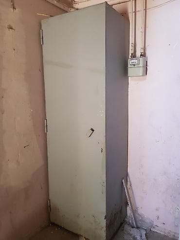 parca skaflar: Metal dolab satılır. Hündür və enli konstruksiyaya malikdir, bir — 2