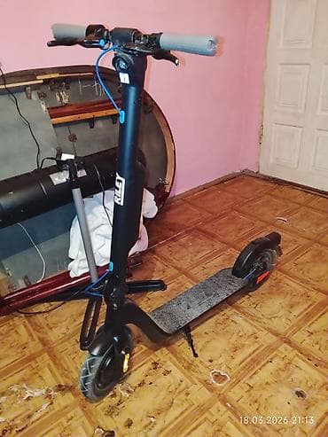 електро самокат: Riley elektrik skuteri - Brend/model: Riley (skuter gövdəsində loqo) — 1