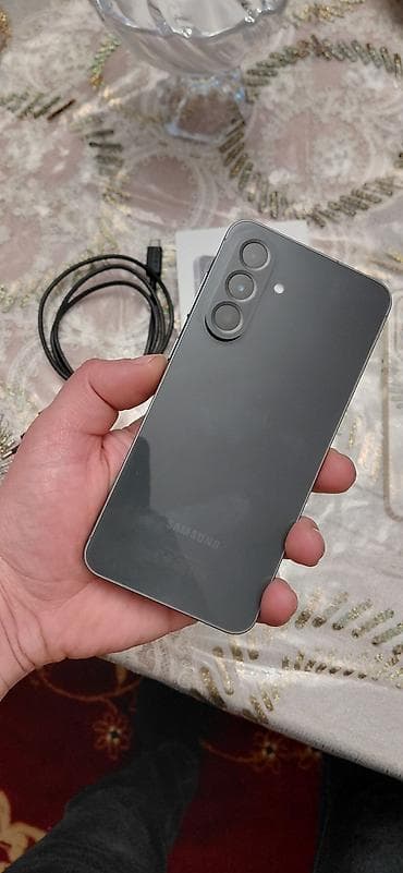 samsung a 12 kabro: Samsung Galaxy A56 5G, rəng - Boz, İki sim kartlı — 1