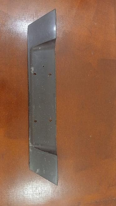 Şin və təkərlər: W124 un
Baqajin ustunde nomre altligidi — 1