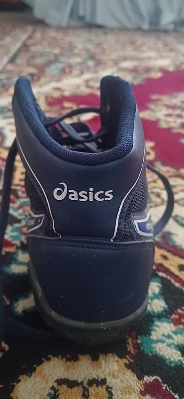 kişi çanta: Məhsul: Asics brendinin yüksək boğazlı idman ayaqqabısı (HOMA — 4