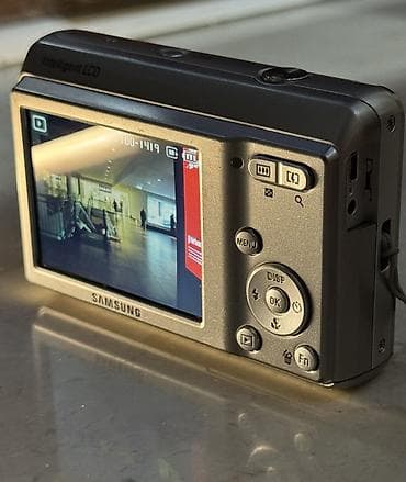 dji osmo mobile: Samsung ES15 10.2 Megapixels 3x optical + 3x digital zoom Heç bir — 1