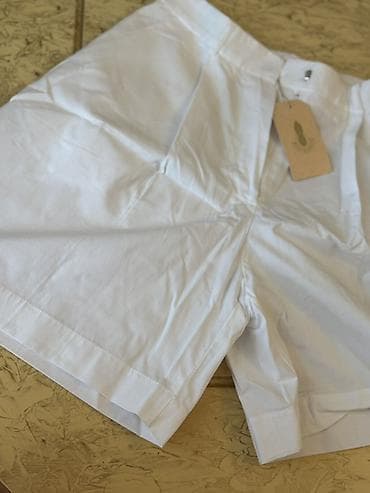 venum şort: Ağ şort – smart-casual tərz - Rəng: saf ağ - Kəsim: yüksək belli, düz — 2