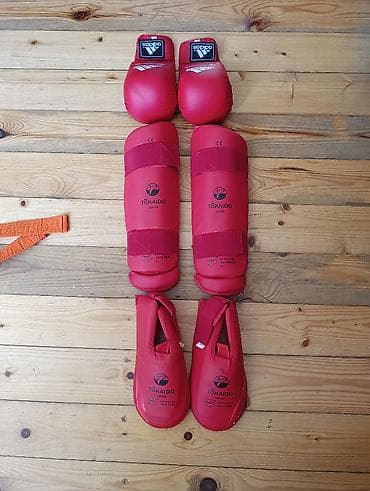 Moto geyim: Karate üçün tam qoruyucu dəst – qırmızı rəng Tərkib: - Adidas WKF — 1