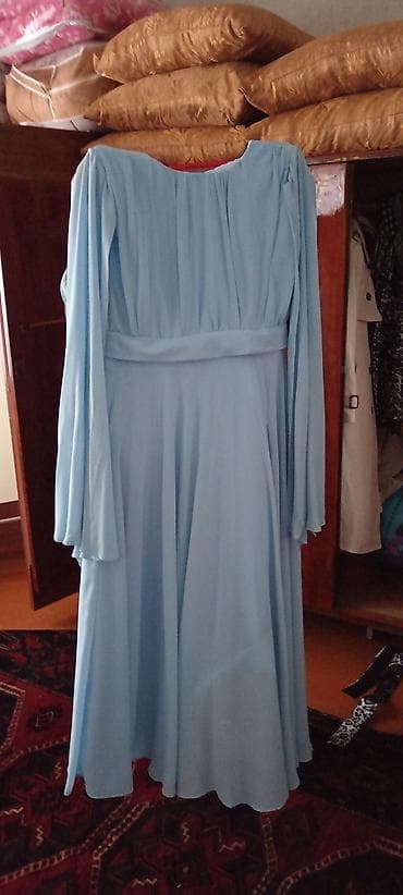 Mavi rəngdə uzun ziyafət/libas - Model: Uzun, axıcı ətəkli, yüngül və — 1