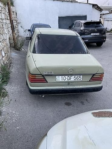 04 sat: Mercedes-Benz W124: 2.3 l | Sedan — 2