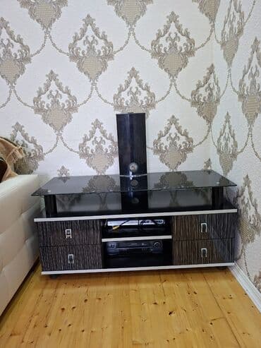 Şüşə üstlü TV masası/TV stendi - Üst hissə: qalın temperli şüşə