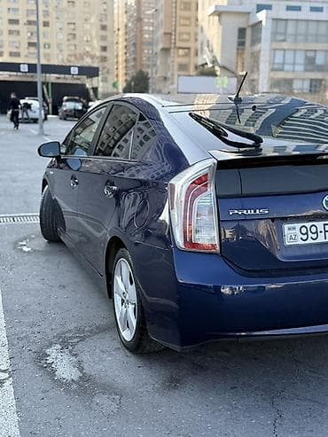 vito disk: Toyota Prius Hybrid – mavi rəng, 5 qapılı liftbek kuzov. Texniki — 6