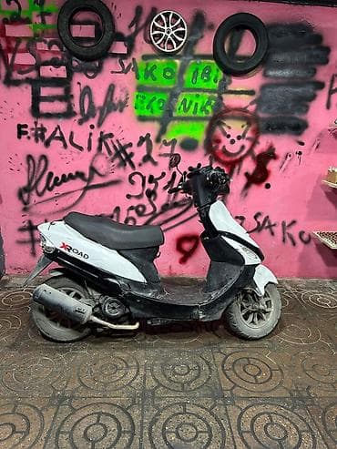 şirvan mapet: Salam real alıcıya endirim olacaq. XROAD skuter - Gövdə: ağ/qara rəng — 2