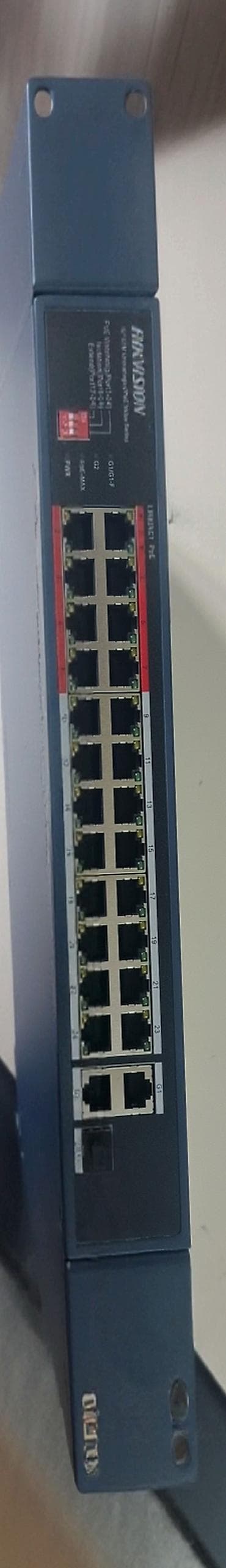 ucuz plansetler: 24 Port POE Switch Hikvision təzədir heç istifade olunmayıb — 4