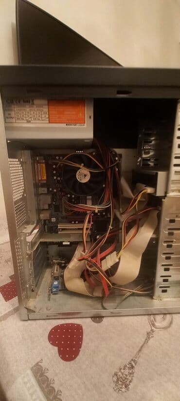 корпус для компьютера: Masaüstü kompüter korpusu – ATX midi-tower - Rəng: qara, ön hissədə — 4