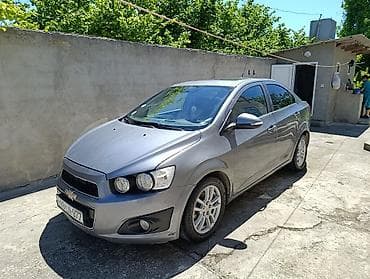4 qapi niva: Chevrolet Aveo: 1.6 l | 2014 il 104000 km Sedan — 3