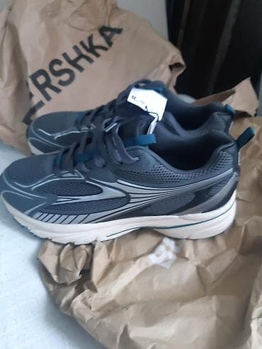 Bershka kişi krossovkası 43 ölçüdə, təp-təzə