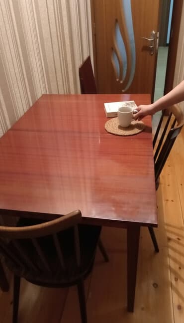 Masalar və oturacaqlar: Mətbəx üçün, İşlənmiş, Dördbucaq masa — 1