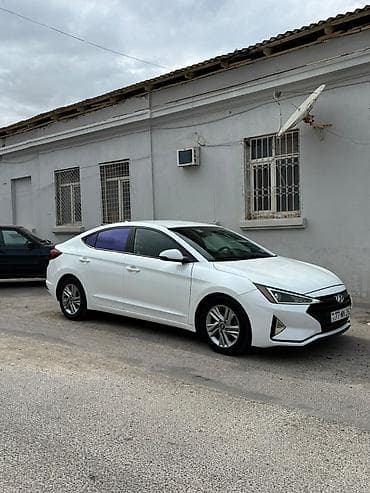 eylec diski: Hyundai Elantra: 2 l | 2020 il Sedan — 5