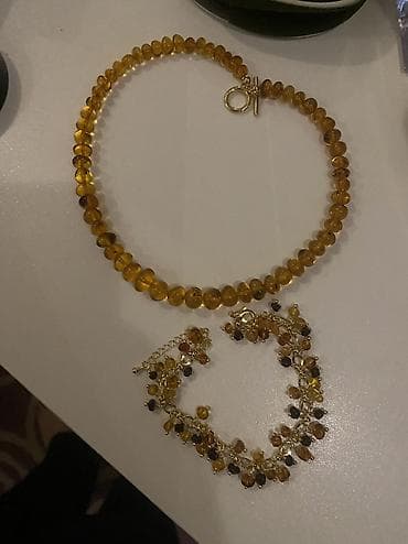 Dəstə daxildir: Boyunbağı