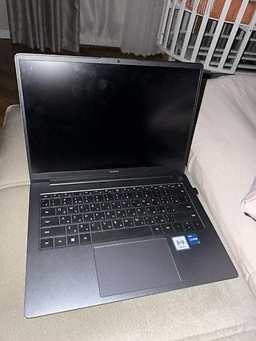 samsung galaxy tab 4: Huawei noutbuk - Seriya: Huawei MateBook (şassi – qara/alüminium — 5