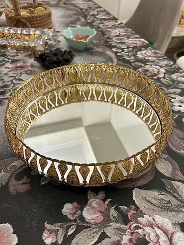 qara pp sekilleri: Qizili dekorativ guzgulu padnus,20 azn — 2