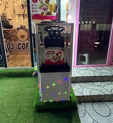 Restoran, kafe avadanlığı: Dondurma aparatı 3000 manat. Cəmi bir sezon işlınib. 2 kampressorlu — 1