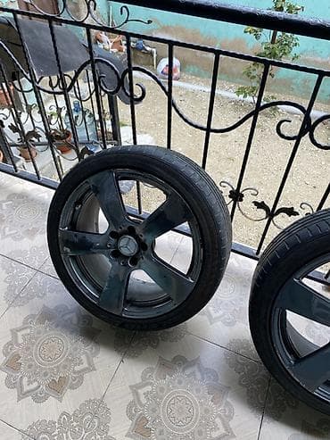 qezali masin: İşlənmiş Disk təkər Mercedes-Benz 225 / 40 / R 18, 5 Boltlu — 2