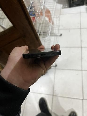 acer aspire one d270: IPhone 15, 128 ГБ, Черный, Face ID — 3