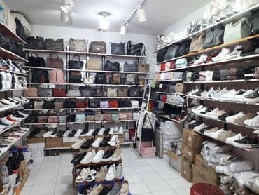 аренда торгового места в магазине: Memar Əcəmi metrosuna yaxınsahəsi 5 kv/m olan, obyekt sumka satmaq — 1