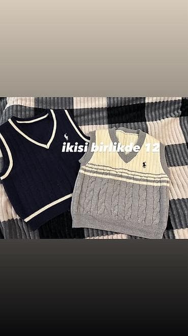 Uşaq geyimləri dəsti - 2 ədəd trikotaj qolçusuz sviter: biri tünd göy