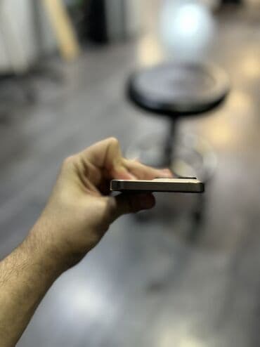 Кольца: Məhsul: Smartfon - Rəng: tünd/qaranlıq ön panel, yan çərçəvələr metal — 2