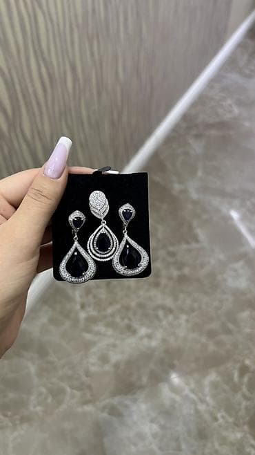 bijuterya: Prime 925 gümüş dəst satılır. Sırğa və kulondan ibarətdir. Çox zərif — 2