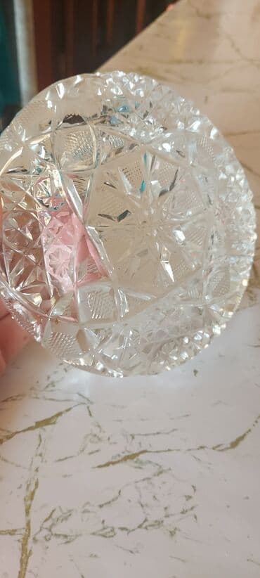 Pərdə və jalüzlər: Kəsimli kristal külqabı - Material: qalın, şəffaf kəsimli kristal — 1