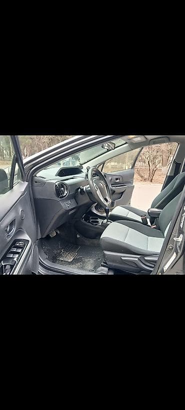 çen: Toyota Prius: 1.5 l | 2016 il Hetçbek — 5