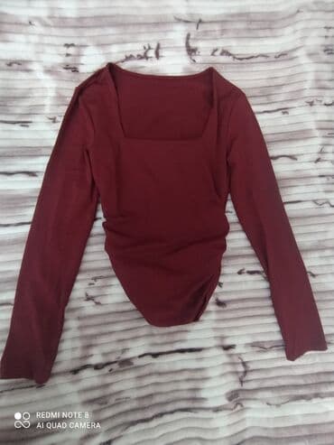 Bordo qirmizi kofta
Yenidir geyinilmeyib