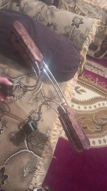 dernegulde seyf qapilar: Işdəmiş
işdəniş — 4