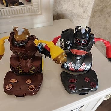 boksçu: Uzaqdan idarə olunan döyüş robotları dəsti - 2 ədəd masaüstü boksçu — 1