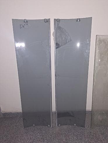 2107 qapi: Şüşə vitrin/şkaf qapıları (3 ədəd) satılır. Ölçüləri: 2 dənə Şüşə eyni — 1