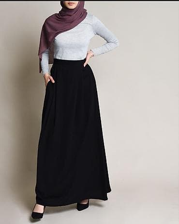 qaqa geyimi: Qadınlar üçün uzun, klassik qara ətək - Model: A-kəsim, axıcı siluet — 1