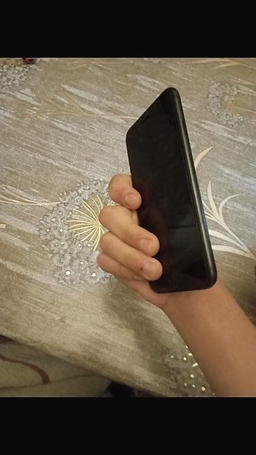 ikinci el iphone se: IPhone 7, 32 GB, Qara, Barmaq izi — 4