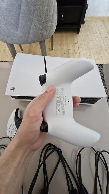 pes 2022 mobile: PlayStation 5 (Disk sürücülü versiya) oyun konsolu Xüsusiyyətlər: - — 3