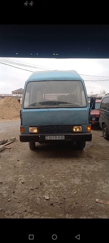 1999 ford transit: Açiq mavi rəngdə olan bu mikroavtobus, sərnişin daşınması üçün nəzərdə — 4