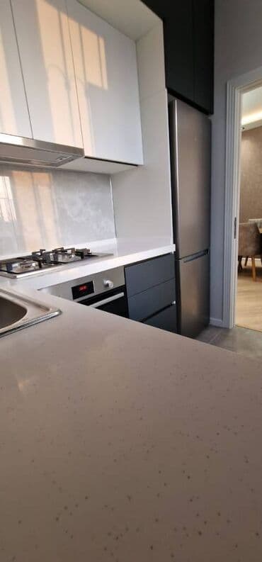 kiraye evler aile ucun: 7ci mikrorayonda. 5/5, orta təmirli bütün əşyaları ilə 2 otaq, YALNIZ — 3