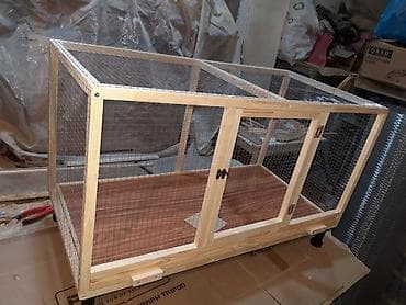 qəfəs böyük: Təzə yığılmış böyük ölçülü qəfəsler altı setka ustu padnoslu yerden — 2