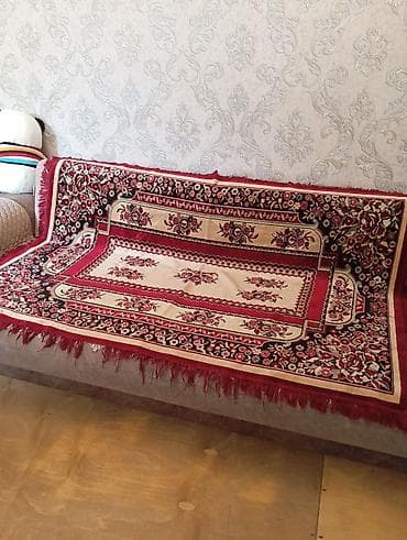 divan örtükleri: Divan və ya çarpayı üzəri üçün klassik naxışlı örtük. Üzərində iri və — 3