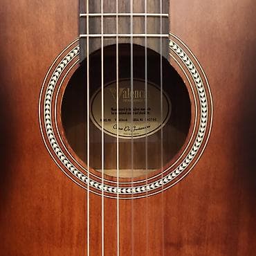 gitara cexolu: Klassik gitara Valencia VA434CSB Simlərin sayı: 6 Üst:Sitka Spruce — 2