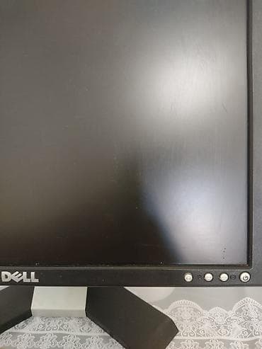 Мониторы: Dell LCD monitor Xüsusiyyətlər: - Ekran ölçüsü: təxminən 19–20 düym — 4