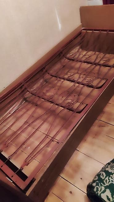 həyət evlərinə internet: Diqqət krivat tam işlək .setkalı .sovet malı.cix möhkəm.30 man — 8