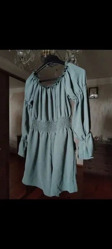 qadın alt geyimi: 1-i,1azn. 
10,ədəddən,aşağı,mal,satılmır.
M,38,(R)
İşlənmiş.
- — 1