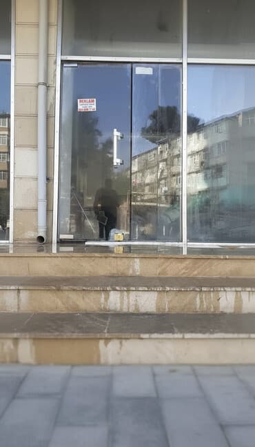 şef qapi: Qapilarinizi bize emanet edin.16 illik ustalarimiz — 1