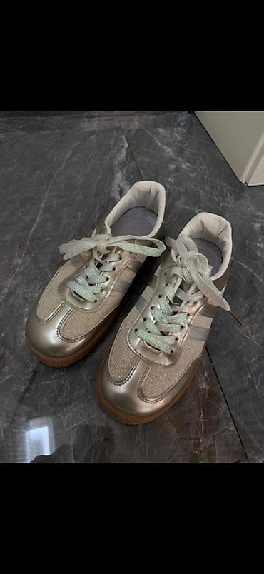 1 dəfə geyinilib. Ölçü səhv gəldyi üçün satıram. Əla vəziyyətdədir. 37